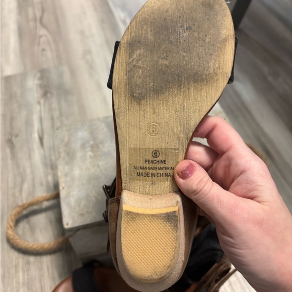 Serene Island  Peach line boho style shoes see last pic for flaws Size 6 - Picture 4 of 5